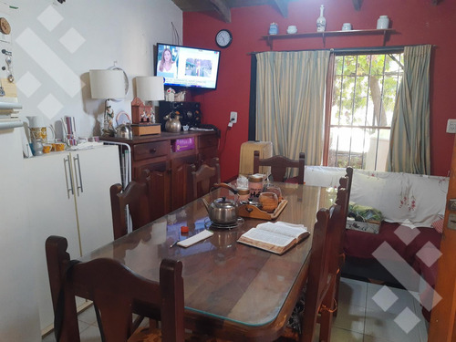 En Venta, Casa De 3 Habitaciones Y Quincho, Plottier.