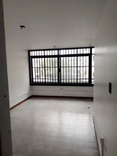 Imagen 5 de 6 de Funcional Oficina En Alquiler, Sector Sabana Grande, Municipio Libertados
