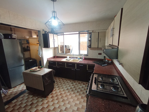 Johana Lazaro Vende Apartamento En Urb. Los Nísperos, Ubicación Estrategica. Resd. San Andres 116 Mts ***solo Clientes***