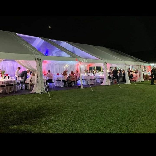 Imagen 5 de 5 de Alquiler De Carpas Gazebos Livings Ambientaciones Pisos