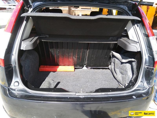 Imagen 5 de 9 de Ford Fiesta Max-automático