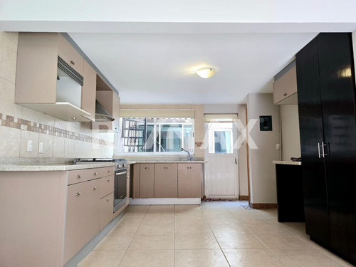 Exclusiva Casa En Venta En Lomas Del Sol: Comodidad Y Ubicación Inmejorable