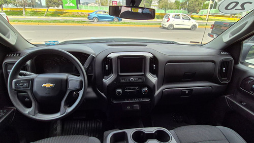 Chevrolet Silverado 4.3 V6 1500 WT Doble Cabina 4x2 At