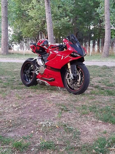 Ducati Panigale 1199 V2 S- Permuto Africa Twin Crf 1000