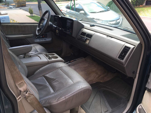 Chevrolet Suburban 4.2, 6 Cil., Diesel