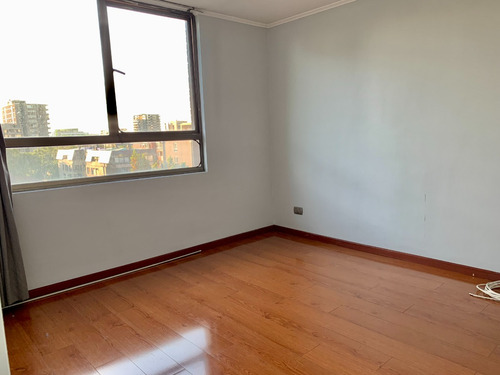 Cómodo/ Luminoso/ Impecable/ Ricardo Lyon/ 80m2