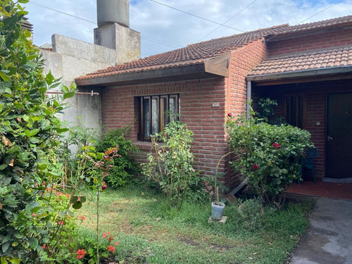 Casa 2 Ambientes Barrio L. De Gomara Apto Credito