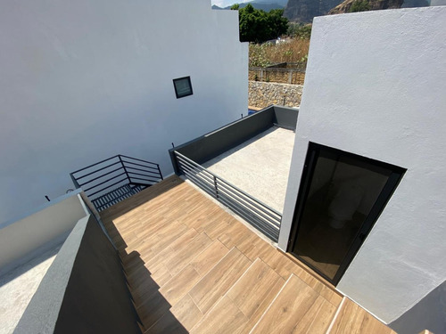 Estrena Hermosa Casa Con Acabados De Lujo, Minimalista, Con Luz Led En Techo Y Luz Led En Alberca. Roof Garden Privado, Seguridad Y Control 24 Hrs