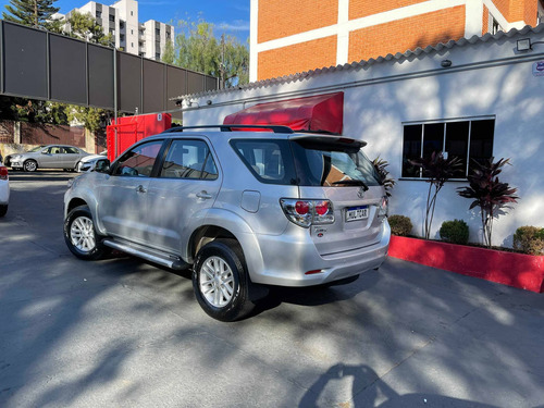 Imagem 2 de 15 de Toyota Hilux Sw4 2.7 Sr 4x2 16v Flex 4p Automático