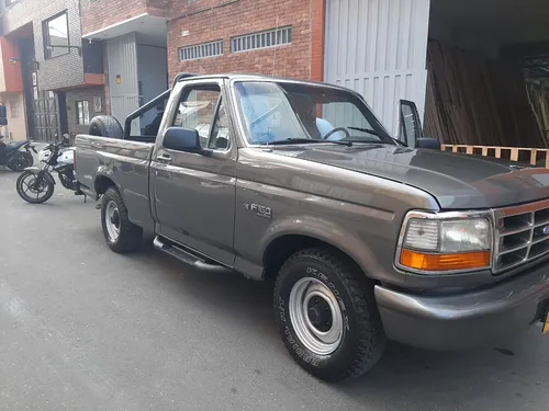 Ford F-150 5.0 Xlt 4x2
