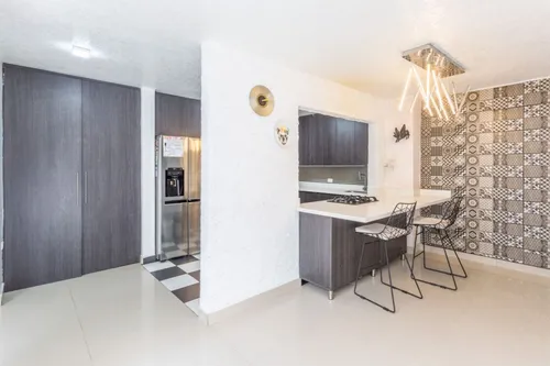 Casa En Venta En Laureles. Cod V12105