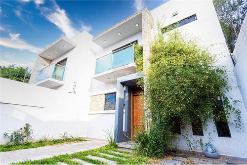En Venta Amplio Duplex Con Piscina En Asuncion