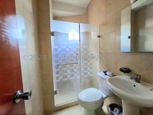 Excelente Apartamento En Venta Urb. San Jacinto, Maracay, Con Planta Electrica, Piso Bajo, 24-28825 Mv