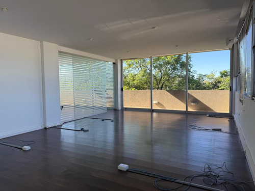 Alquiler - Oficina De 180m2 Sobre Tejeda - Cerro De Las Rosas!