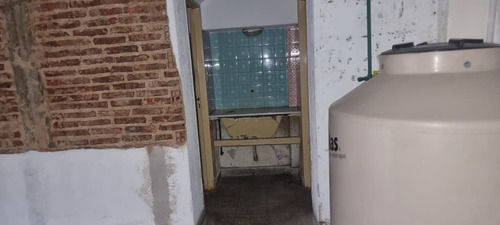 En Venta En Ciudad Jardin Local A La Calle En Planta Baja F: 9971