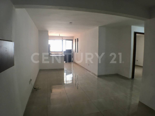 Casa En Venta En Blvd. Delta #2913, Col. Desarrollo El Potrero, León, Gto.