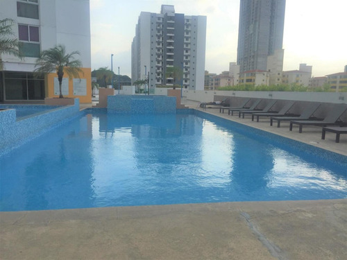 Imagen 1 de 14 de Venta De Apartamento En Kings Park, Condado Del Rey 20-12084