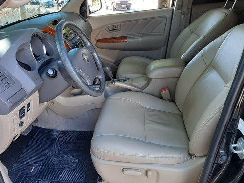 Imagem 9 de 15 de Toyota Hilux Srv 3.0 Automática 7 Lugares