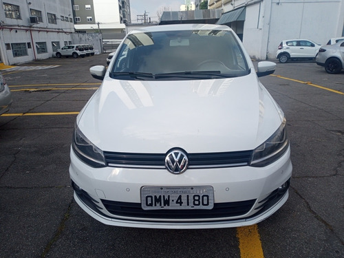 Imagem 2 de 12 de Volkswagen Fox 2018 1.6 Comfortline Total Flex 5p