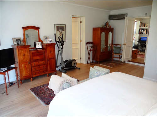 Casa En Venta De 4 Dorm. En Las Condes