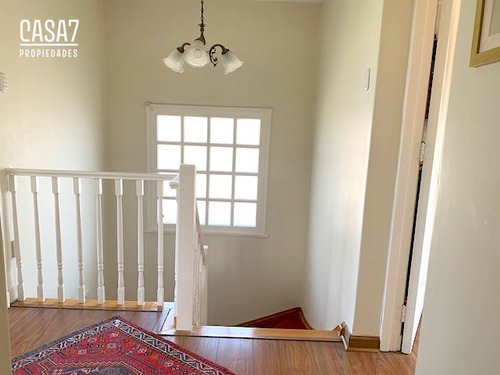 Casa En Venta De 5 Dorm. En Providencia