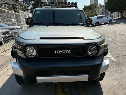 Toyota Fj Cruiser 3p Premium Aa Ee Ra Abs 4x4 At