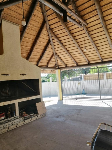 Casa Con Gran Terreno En Piriapolis