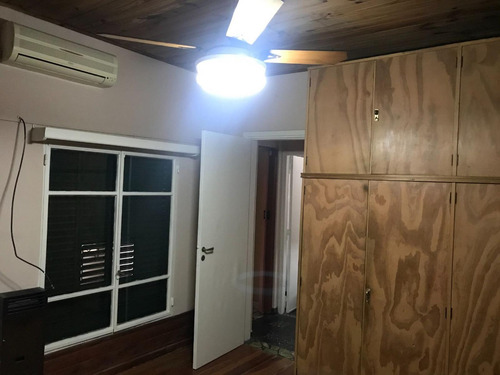 Ph En Venta - 5 Dormitorios 4 Baños - 299mts2 - Rafael Calzada, Almirante Brown