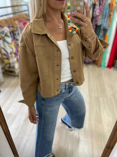 Imagen 7 de 10 de Campera Oversize Corta Camel Fucsia Negro The Big Shop