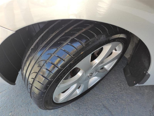 Hyundai Elantra 1.8 Gls Gas. Automático 2011/2012