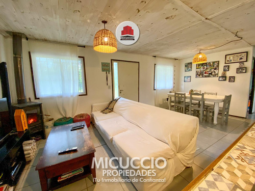 Casa En Venta Entre Calles Pelayo, Saavedra Y Camino Del Sol, Loma Verde, Escobar.
