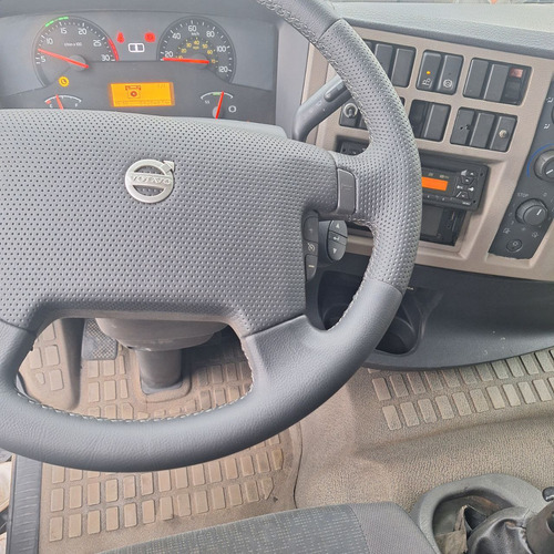 Volvo Bitruck Vm330 Ano 2013 Equipado Com Carroceria