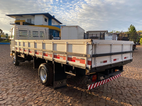 Cargo 815 4x2 Carroceria