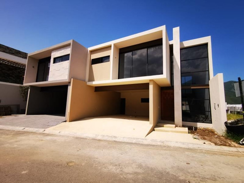 Imagen 1 de 12 de Casa Sola En Venta Amorada Residencial