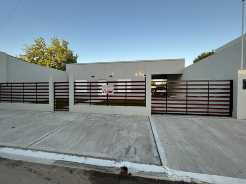 Vendo Casa Con 4 Habitaciones En Herrera, Entre Ríos.