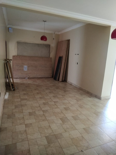 Imóvel Com 3 Construções Em Nerópolis Go