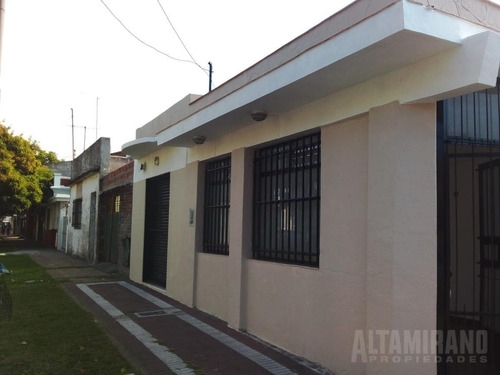 Imagen 6 de 10 de Local O Depósito En Esquina!