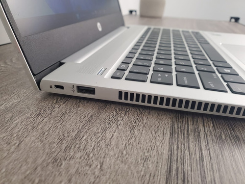 Laptop Hp Core I5 10ma Gen 16gb Ram 240gb Ssd Camara (Reacondicionado)