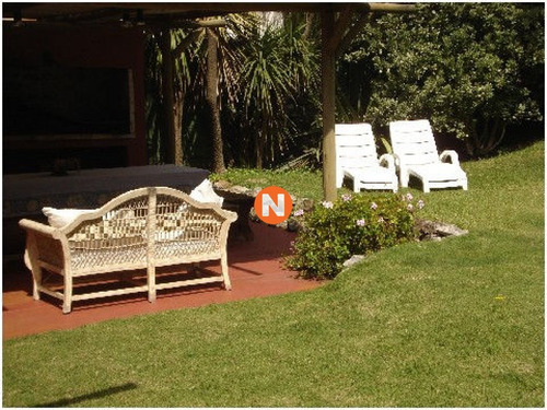 Casa En Venta, Peninsula, Punta Del Este, 4 Dormitorios.- Ref: 207873