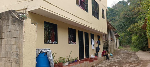 Edificio En Venta Con 6 Apartamentos Girardota Antioquia