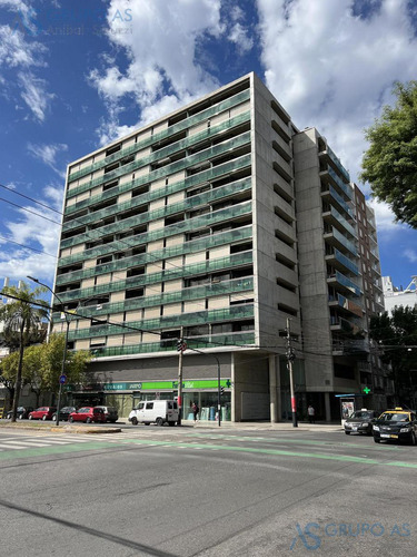 Importante Local Comercial De 115 M2