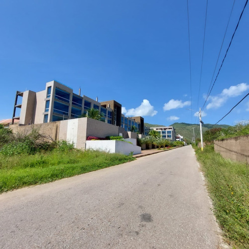 Terreno En Playa El Agua, A 200mts De La Playa El Agua  Ic-00186