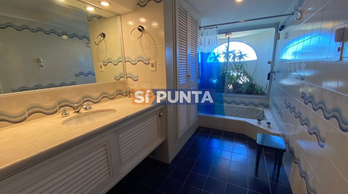 Imagen 17 de 30 de Apartamento En Playa Brava A La Venta