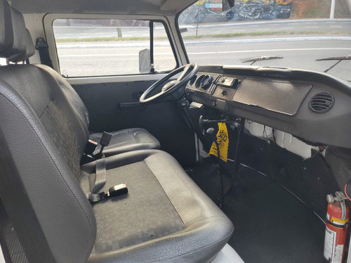 Volkswagen Kombi 1.6 STD 8V GASOLINA 3P MANUAL