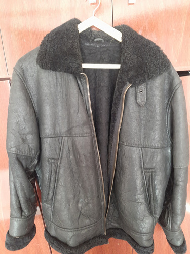 Campera De Cuero Negra Con Corderito (Usado)