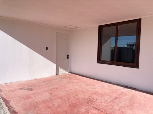 Casa En Arriendo De 4 Dorm 3 B. En Condominio Olivar