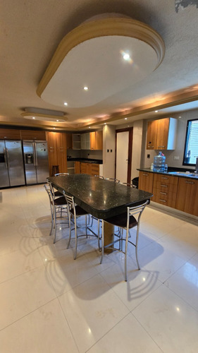 Casa En Venta En Conjunto Cerrado En El Parral (550ms)