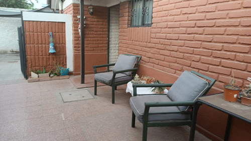 Casa En Exequiel Fernández. Comuna De Macul.