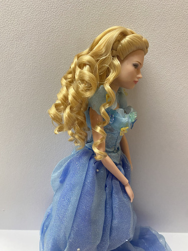 Muñeca Disney Store Cenicienta Live Action (fuera De Caja)