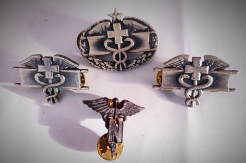 Antiguas Insignias Medicas Militares De La Segunda Guerra!!